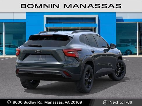 New 2026 Chevrolet Trax LT w/ Midnight Edition FWD image 5