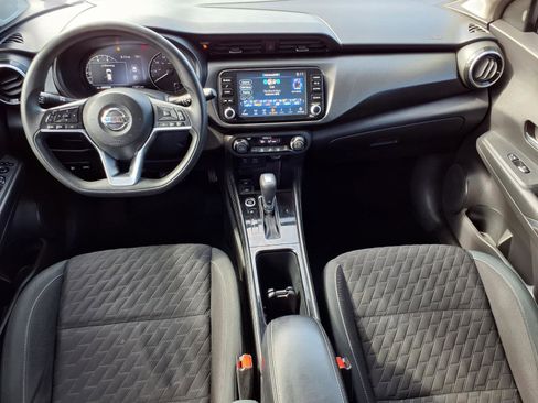 Used 2021 Nissan Kicks SV FWD image 4