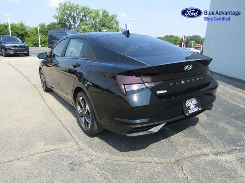 Used 2023 Hyundai Elantra SEL w/ Convenience Package FWD image 7