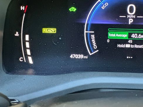 Used 2025 Toyota Camry SE FWD image 26