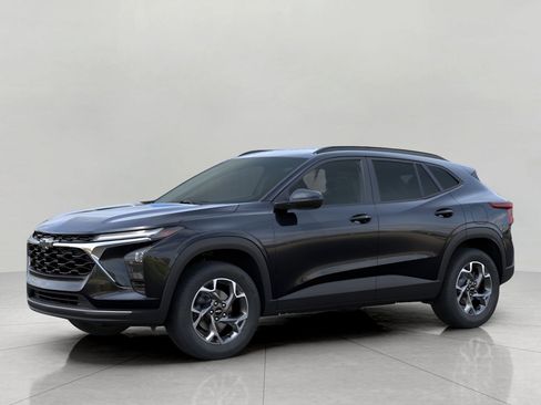 New 2025 Chevrolet Trax LT w/ Driver Confidence Package image 2