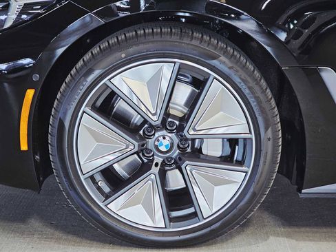 New 2025 BMW i4 xDrive40i image 8