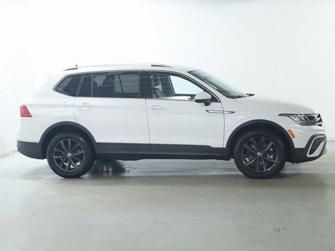 Used 2024 Volkswagen Tiguan SE FWD image 11