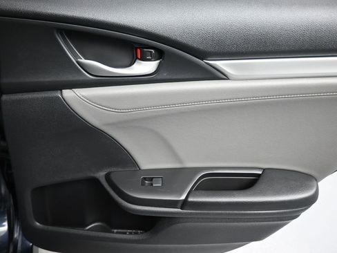 Used 2018 Honda Civic Touring image 37