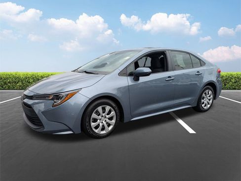 Used 2024 Toyota Corolla LE image 8