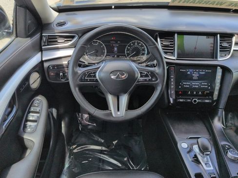 Used 2019 INFINITI QX50 Essential w/ Premium Heat Package FWD image 17