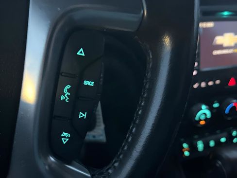 Used 2017 Chevrolet Traverse LT w/ Style and Technology Package image 24