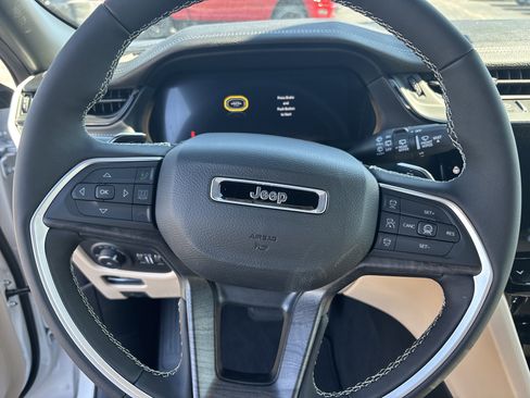 New 2026 Jeep Grand Cherokee Limited AWD/4WD image 29