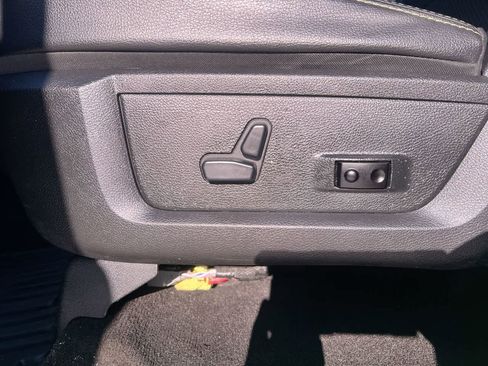 Used 2017 RAM 1500 Sport w/ Sublime Green Sport Package image 20