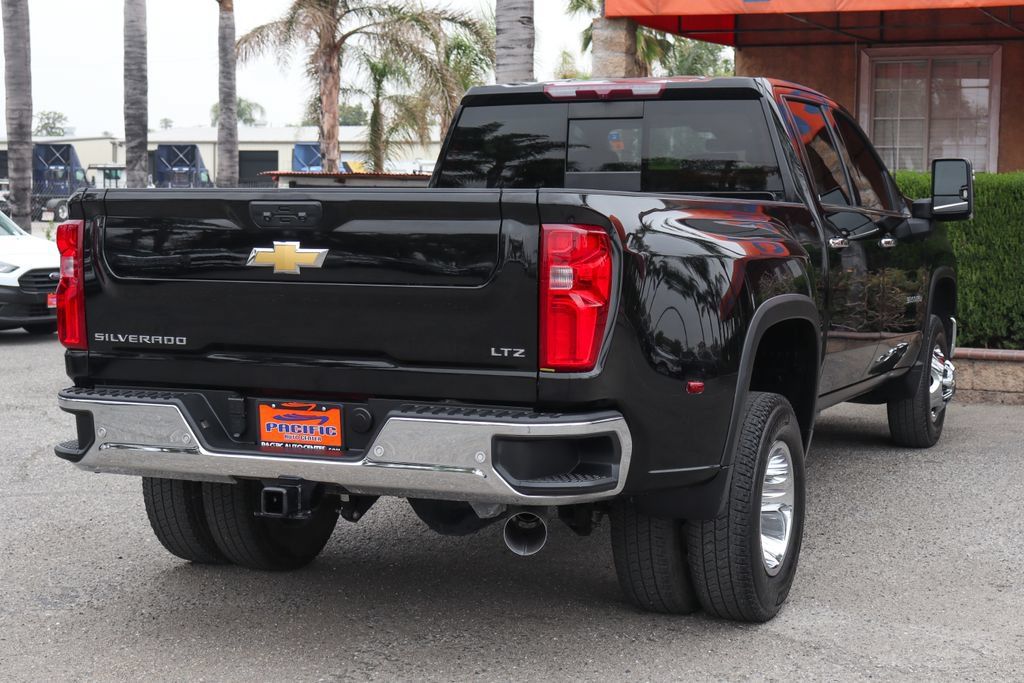 Used 2024 Chevrolet Silverado 3500 LTZ w/ LTZ Plus Package AWD/4WD image 11
