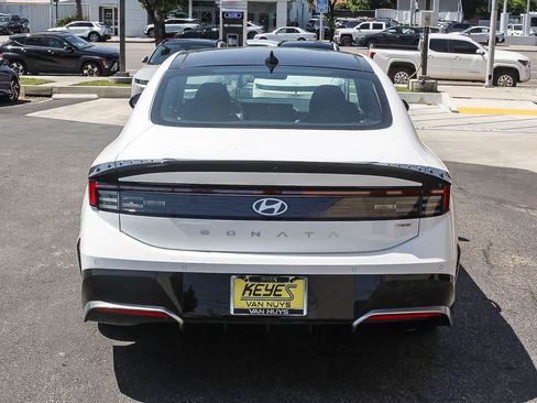 New 2026 Hyundai Sonata Limited FWD image 6