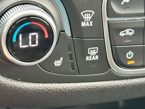 Used 2024 Chevrolet Equinox RS FWD image 18
