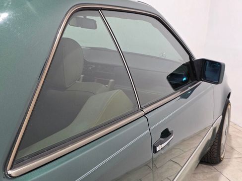 Used 1994 Mercedes-Benz E 320 Coupe image 28