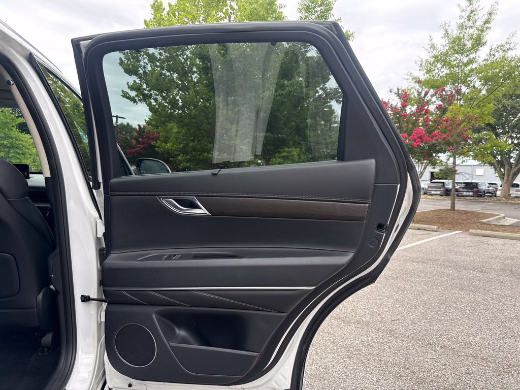 Certified 2024 Genesis GV80 2.5T AWD/4WD image 32