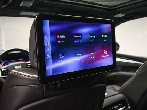 Used 2025 Cadillac Escalade V w/ LPO, ONYX Package image 59