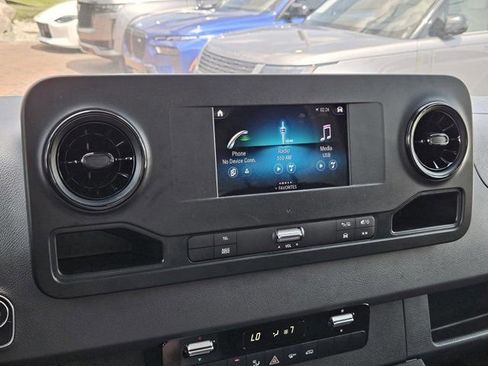 Used 2023 Mercedes-Benz Sprinter 3500 image 22