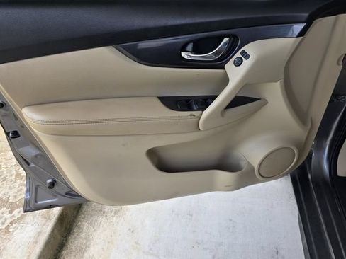 Used 2017 Nissan Rogue S FWD image 24