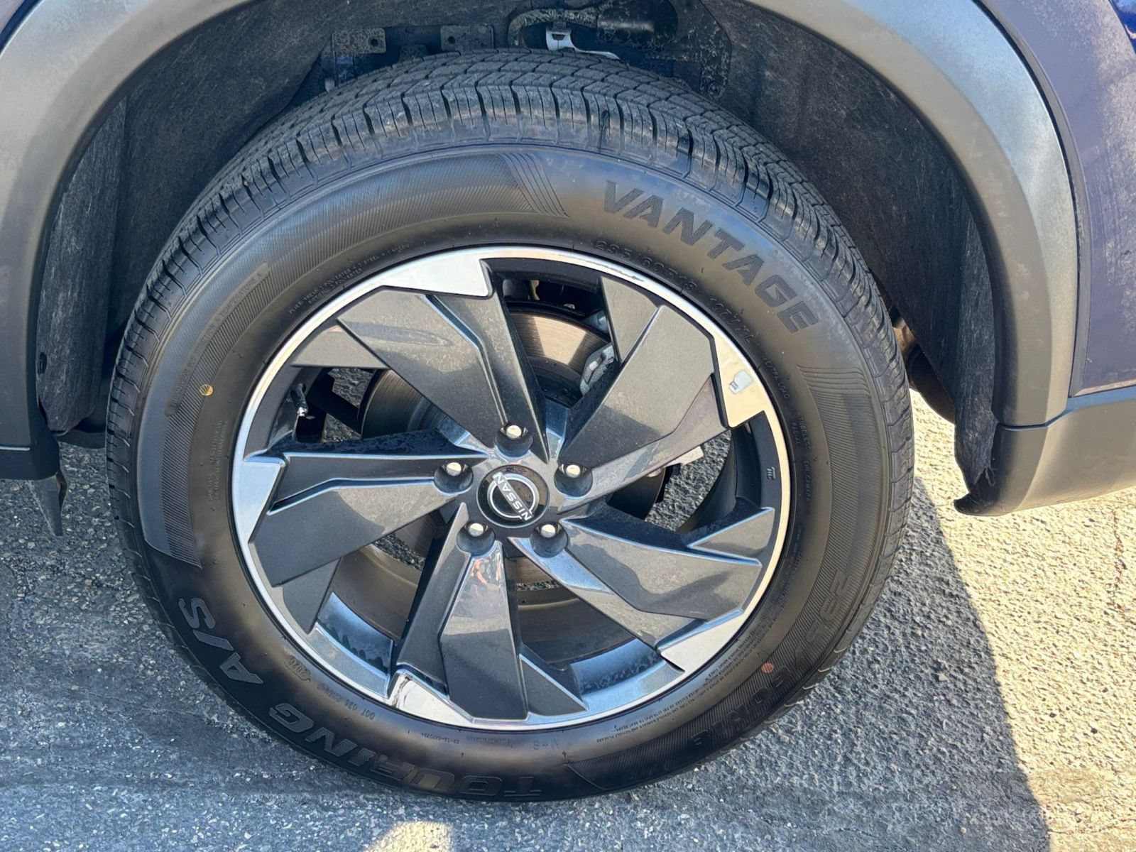 Used 2025 Nissan Rogue SV AWD/4WD image 31