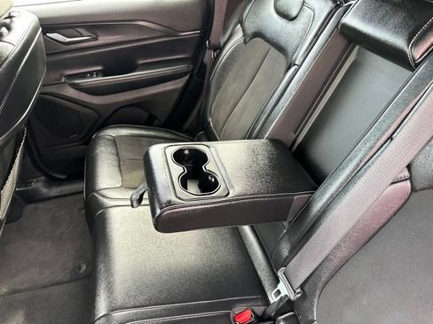 Used 2024 Jeep Grand Cherokee Altitude RWD image 32