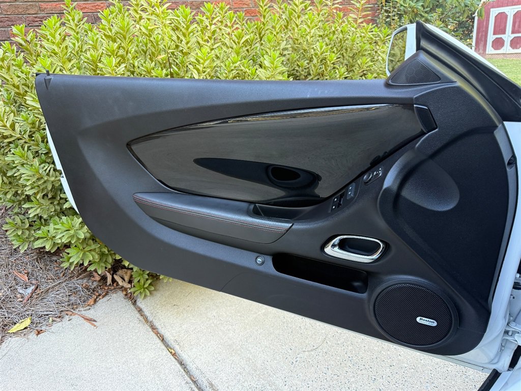 Used 2015 Chevrolet Camaro ZL1 RWD image 39