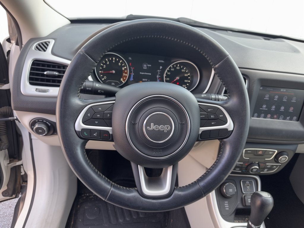 Used 2018 Jeep Compass Latitude w/ Popular Equipment Group AWD/4WD image 10