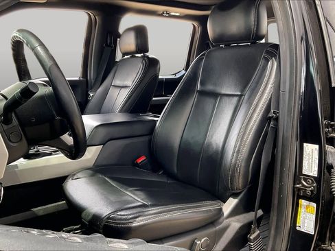 Used 2018 Ford F150 Lariat w/ Equipment Group 502A Luxury AWD/4WD image 8