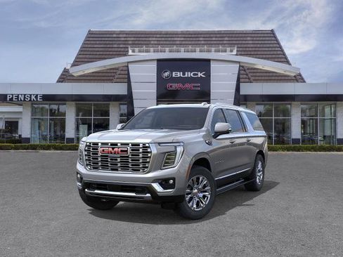 New 2026 GMC Yukon XL Denali w/ Sun & Power Step Package AWD/4WD image 8