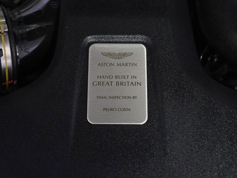 Used 2023 Aston Martin V8 Vantage Roadster RWD image 28
