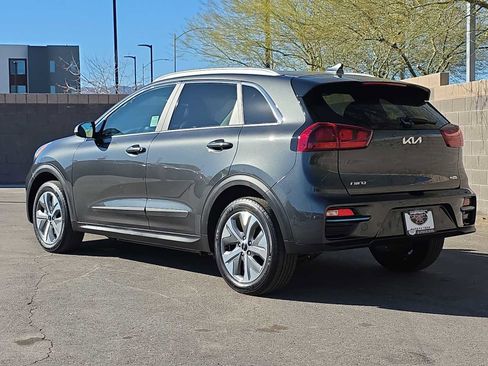 Used 2022 Kia Niro EX image 7