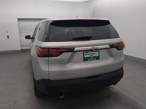 Used 2022 Chevrolet Traverse LS FWD image 6