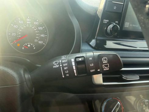 Used 2021 Kia Seltos S FWD image 15