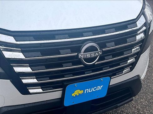 Used 2024 Nissan Rogue SV image 31