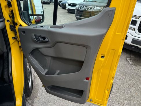 Used 2022 Ford Transit 250 148 High Roof Extended w/ Parcel Delivery Package RWD image 13