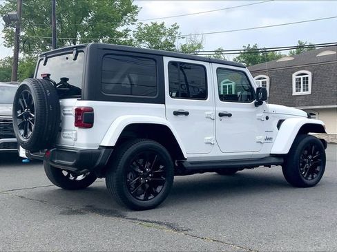 Used 2023 Jeep Wrangler Unlimited Sahara w/ Cold Weather Group AWD/4WD image 7