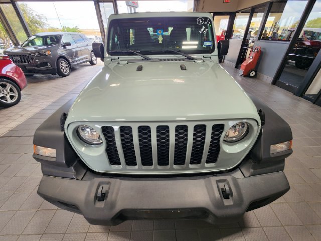 Used 2024 Jeep Wrangler Unlimited Sport AWD/4WD image 2