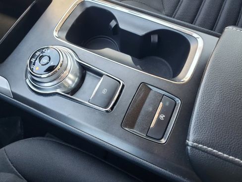 Used 2019 Ford Fusion SE image 25