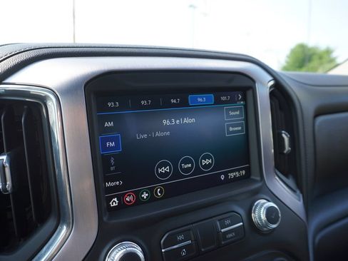 Used 2020 GMC Sierra 1500 Elevation w/ Elevation Value Package AWD/4WD image 16