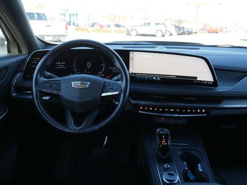 Certified 2024 Cadillac XT4 Premium Luxury image 17