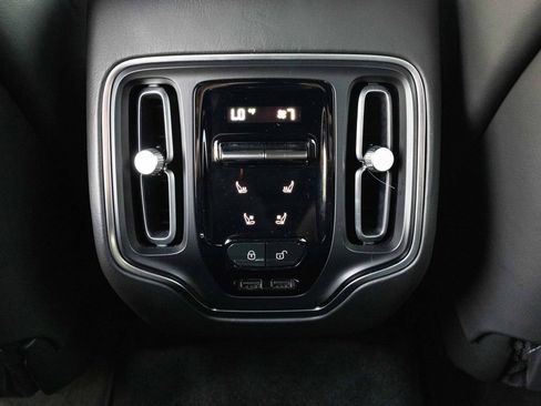Used 2021 Aston Martin DBX AWD/4WD image 50