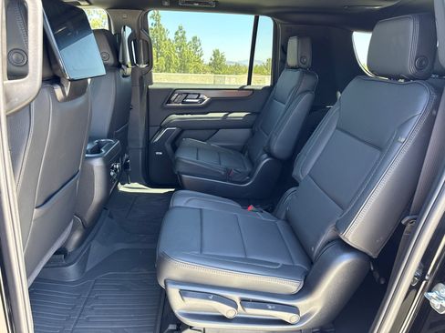 New 2026 GMC Yukon XL Denali w/ Denali Reserve Package AWD/4WD image 31