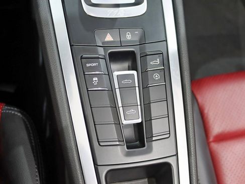 Used 2018 Porsche 718 Boxster S image 24