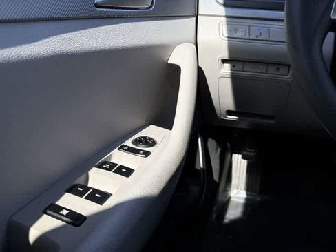 Used 2018 Hyundai Sonata SE image 14