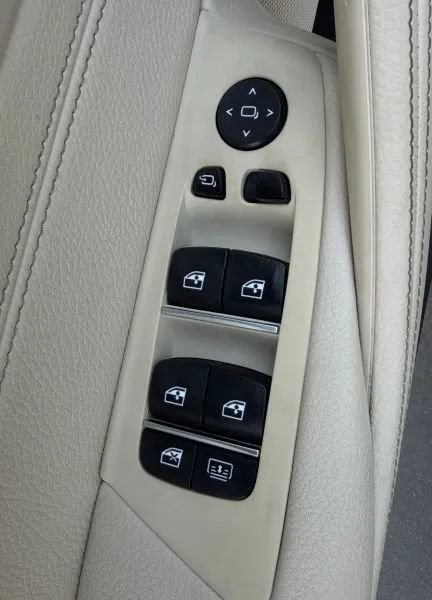Used 2020 BMW 530i RWD image 42