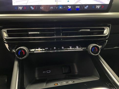 New 2026 Chevrolet Traverse LT w/ Midnight/Sport Edition AWD/4WD image 7