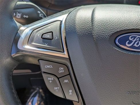 Used 2024 Ford Edge SEL image 17