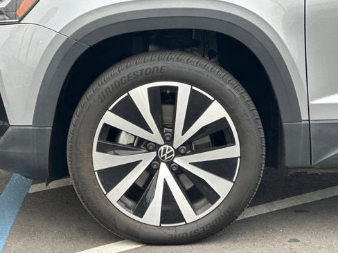 Used 2023 Volkswagen Taos SE image 11