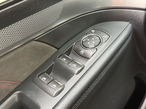 Used 2018 Ford Explorer XLT w/ Equipment Group 202A AWD/4WD image 40
