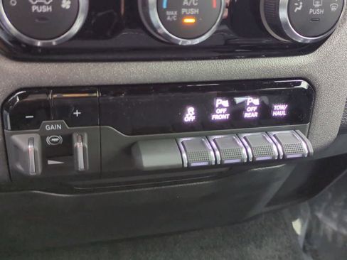 New 2026 RAM 1500 Express image 18