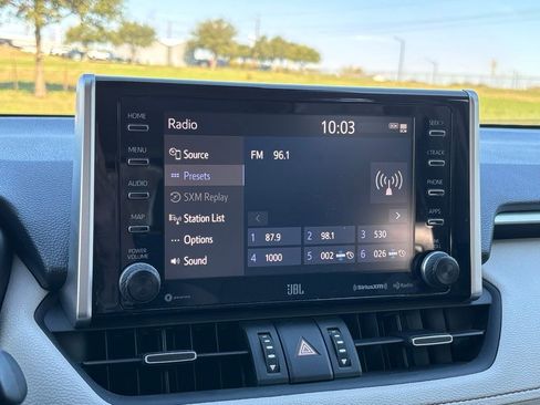 Used 2021 Toyota RAV4 XLE Premium image 21