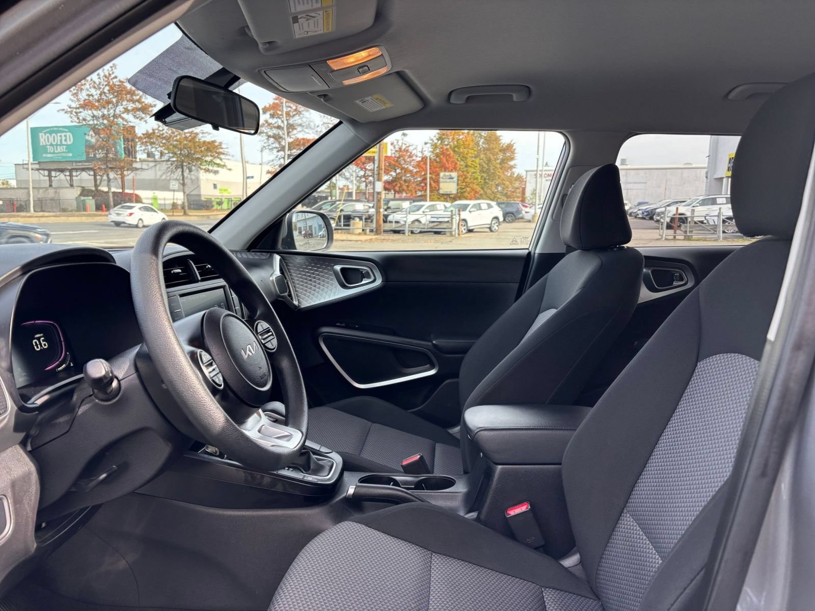 Used 2025 Kia Soul LX w/ LX Technology Package FWD image 21